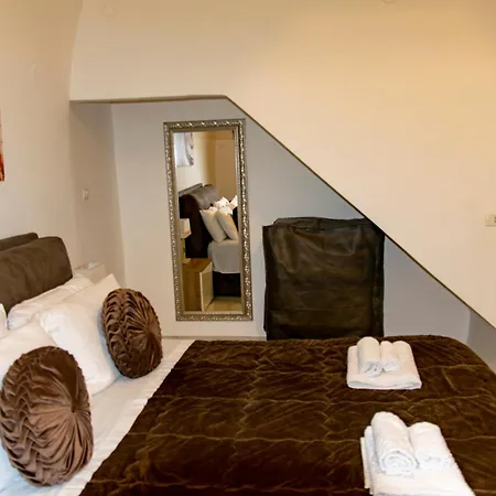 Casa Cecilia Апартаменты *